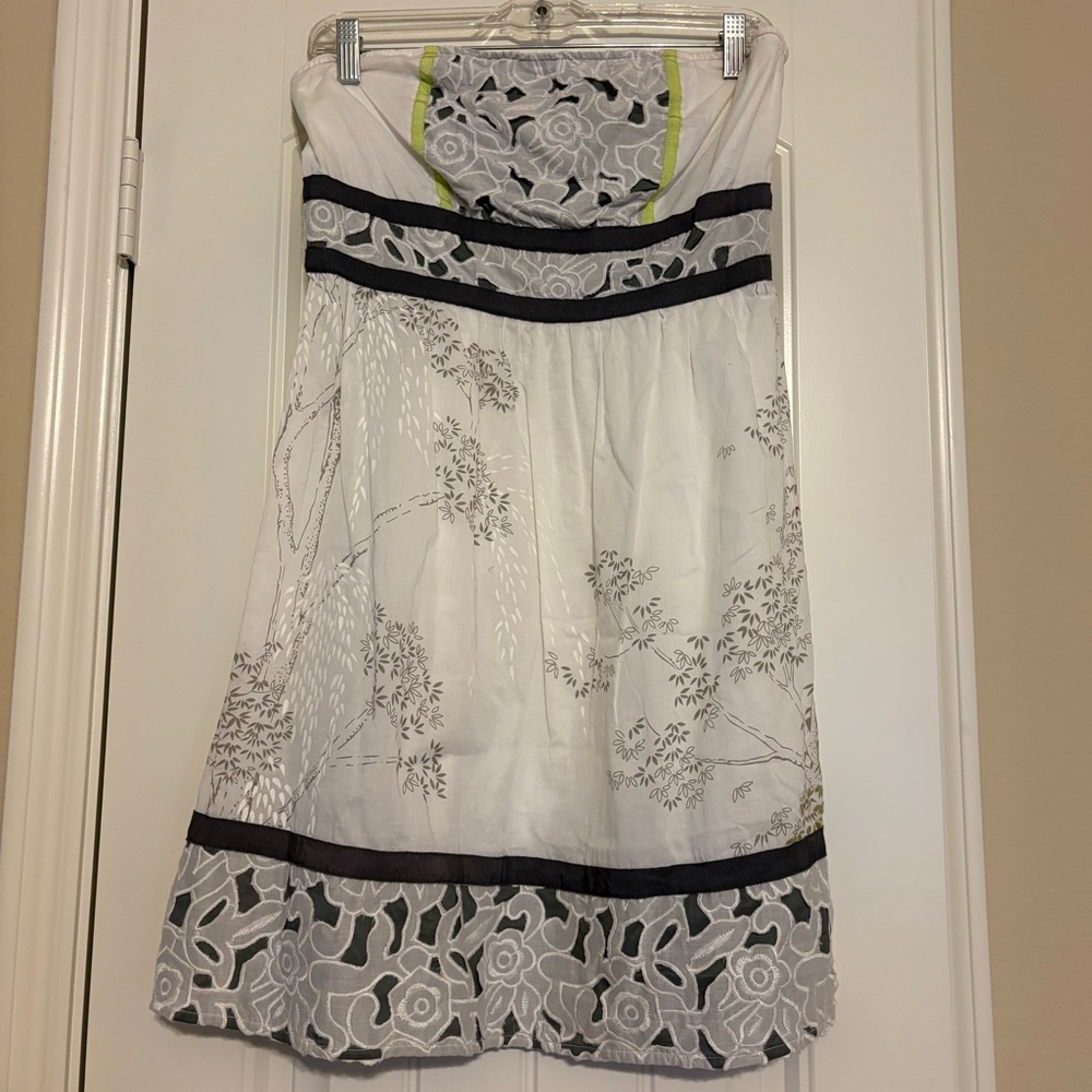 Kimchi Blue Y2K Cotton White Floral Embroidered A-Line Strapless Dress l Large